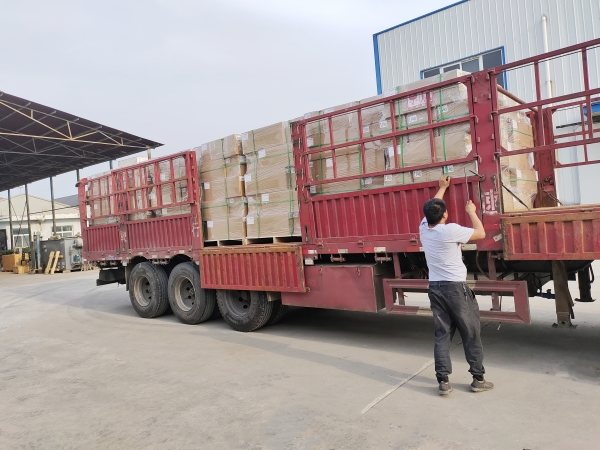 5000支熔噴濾芯裝車(chē)發(fā)貨—新鄉(xiāng)北方濾器有限公司